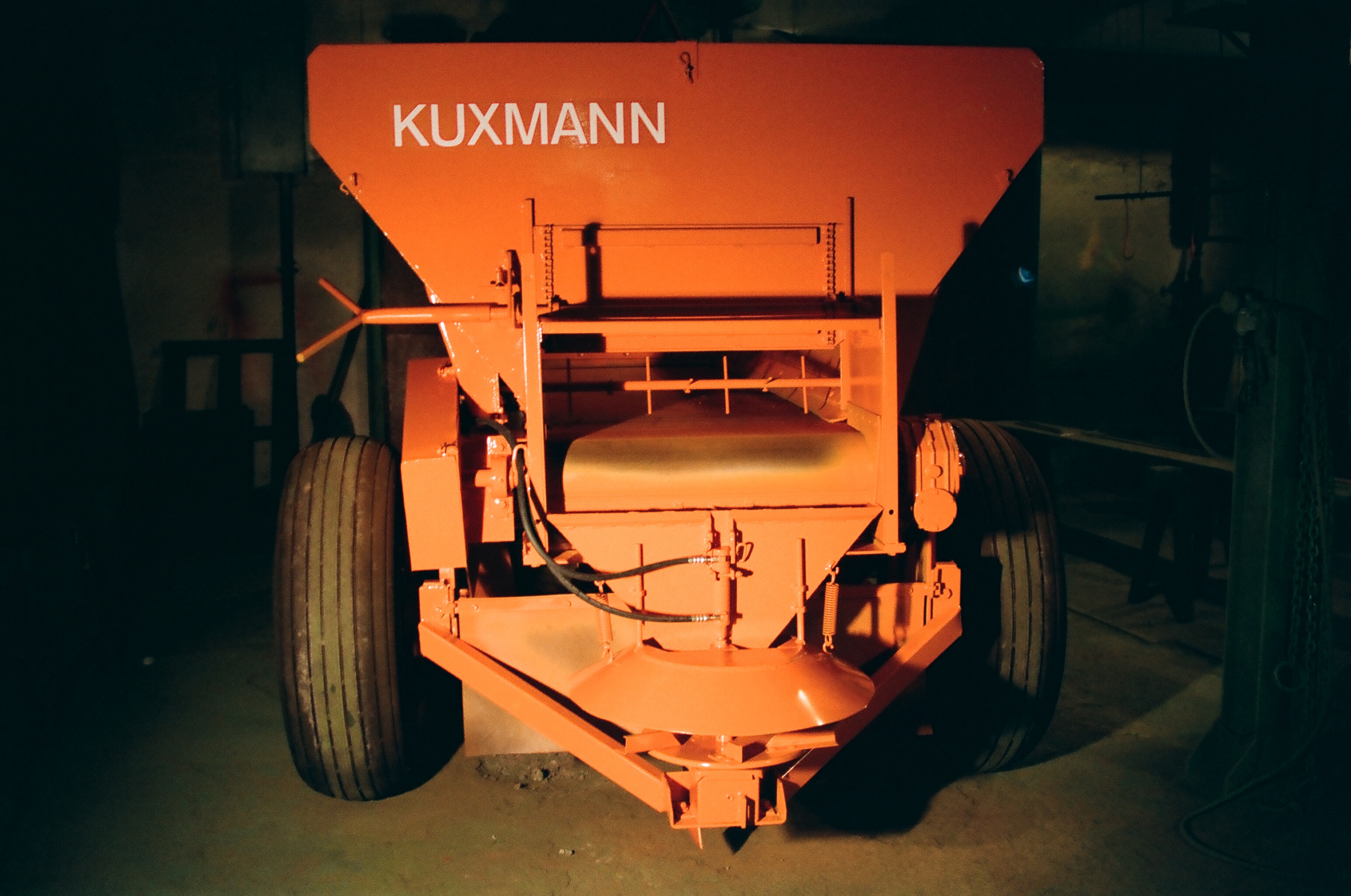 Kuxmann Winter service spreader